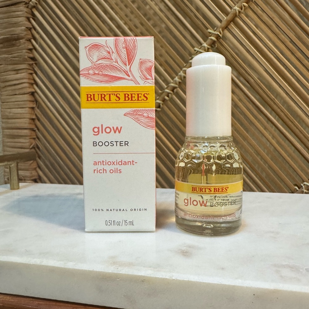 NIB!! Burt's Bees Glow Booster with Yellow and Red Accents